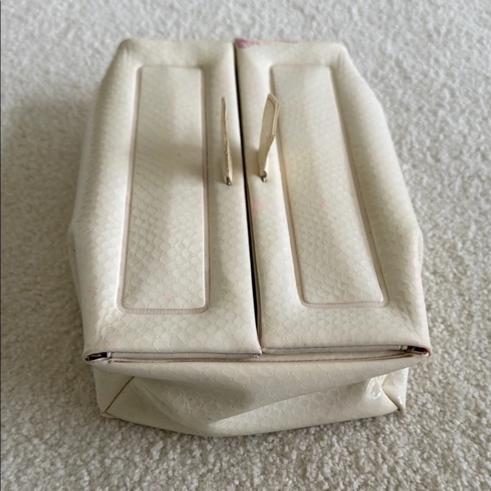 Vintage St Thomas Flip-Top Travel Valet Kit